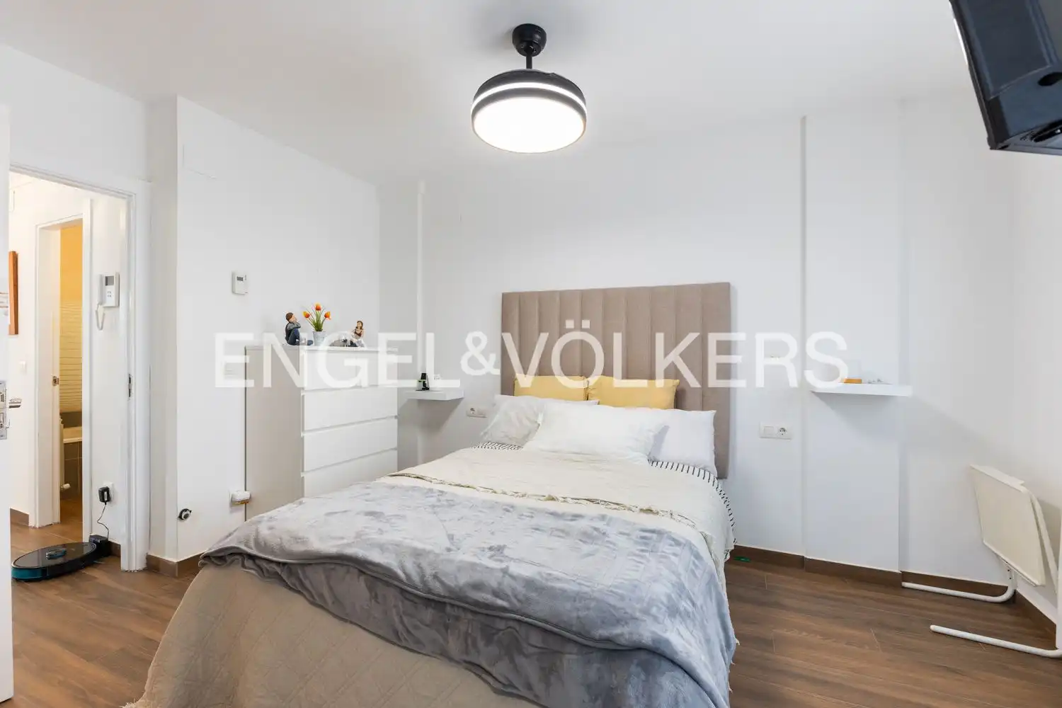 Bedroom of Houses for sale in Requena  with Air Conditioner, Heating and Storage room