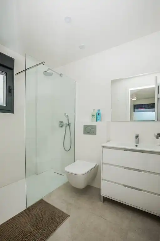 Badezimmer von Wohnungen zur Miete in Jávea / Xàbia mit Klimaanlage, Privatgarten und Schwimmbad