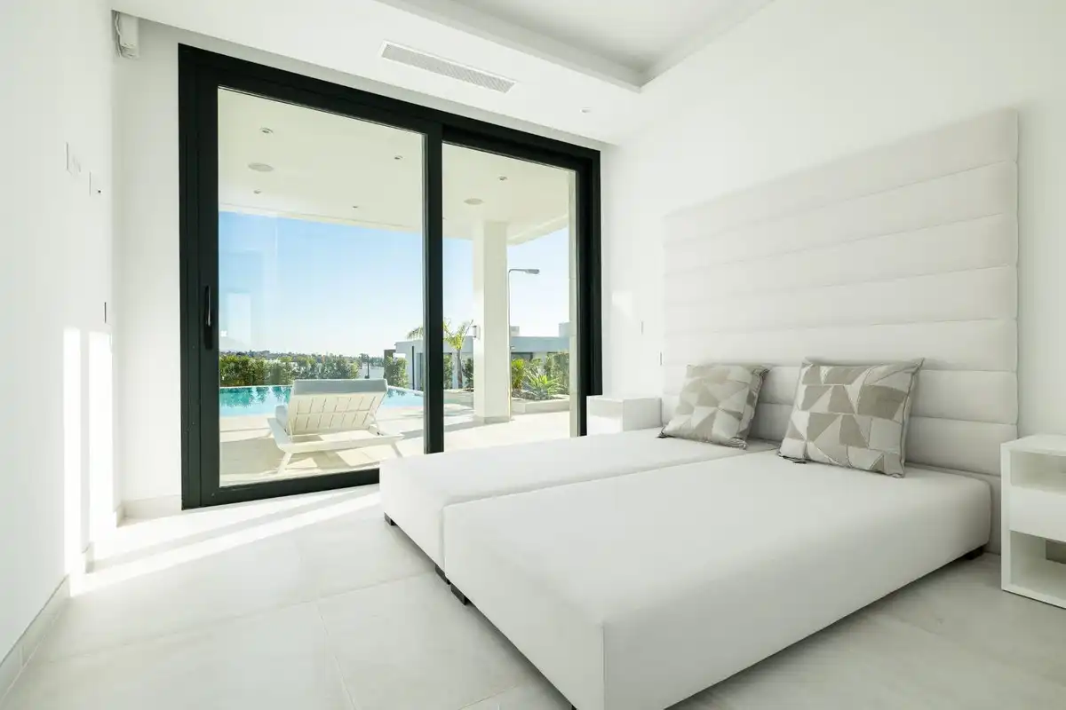 Habitación de Casa o chalet de alquiler con opción a compra en Estepona con Aire acondicionado, Calefacción y Jardín privado