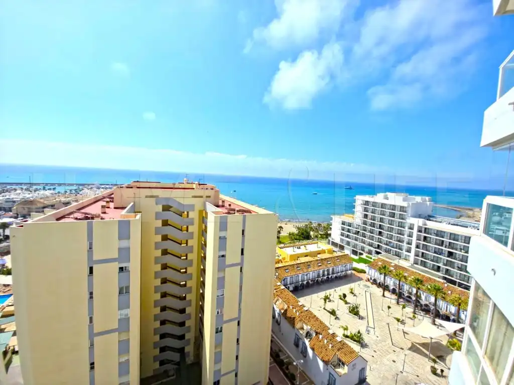 Außenansicht von Wohnungen zum Verkauf in Benalmádena mit Privatgarten, Möbliert und Gemeinschaftspool