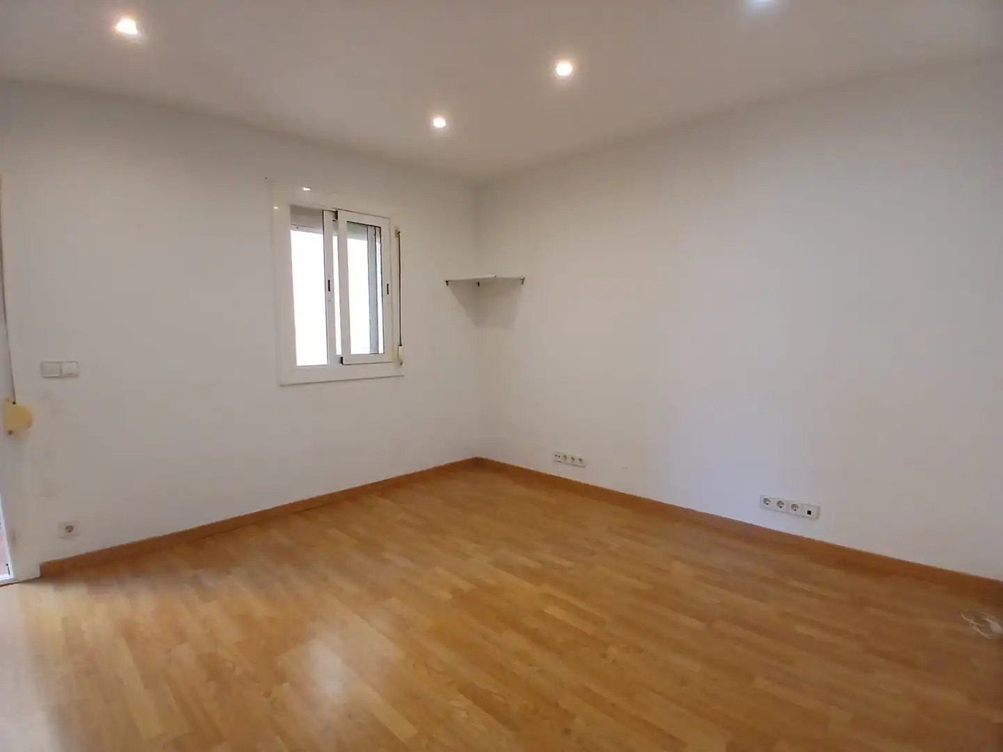 Bedroom of Flat for rent in Badalona  with Parquet flooring and Balcony