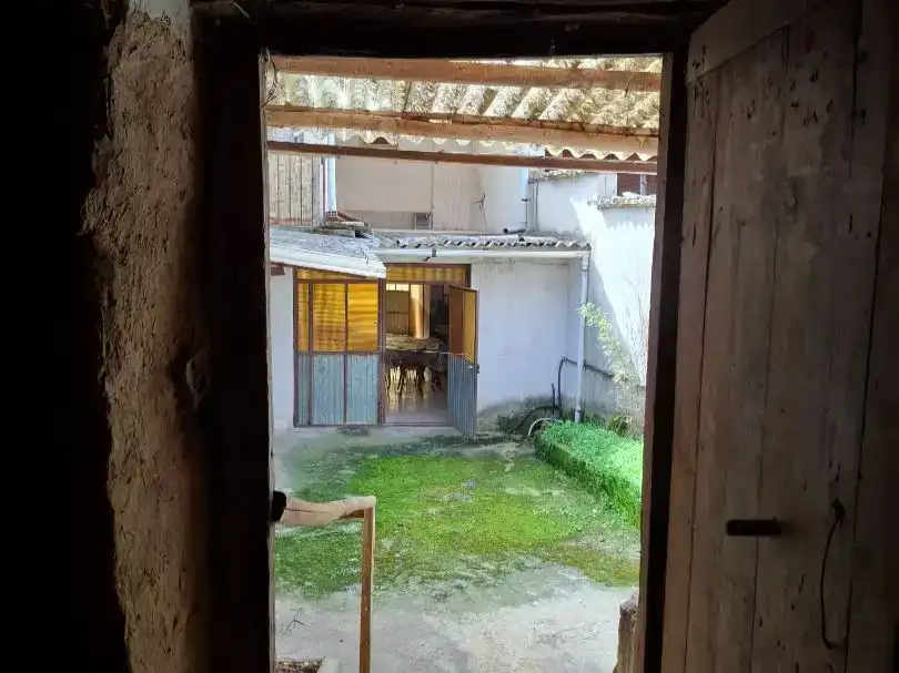 Casa adosada en venda en Ayoó de Vidriales