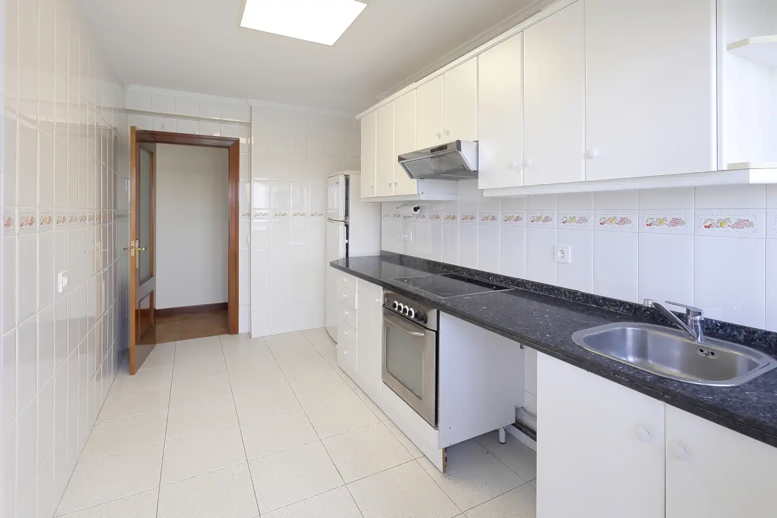 Cuina de Pis en venda en Gijón  amb Calefacció, Parquet i Terrassa