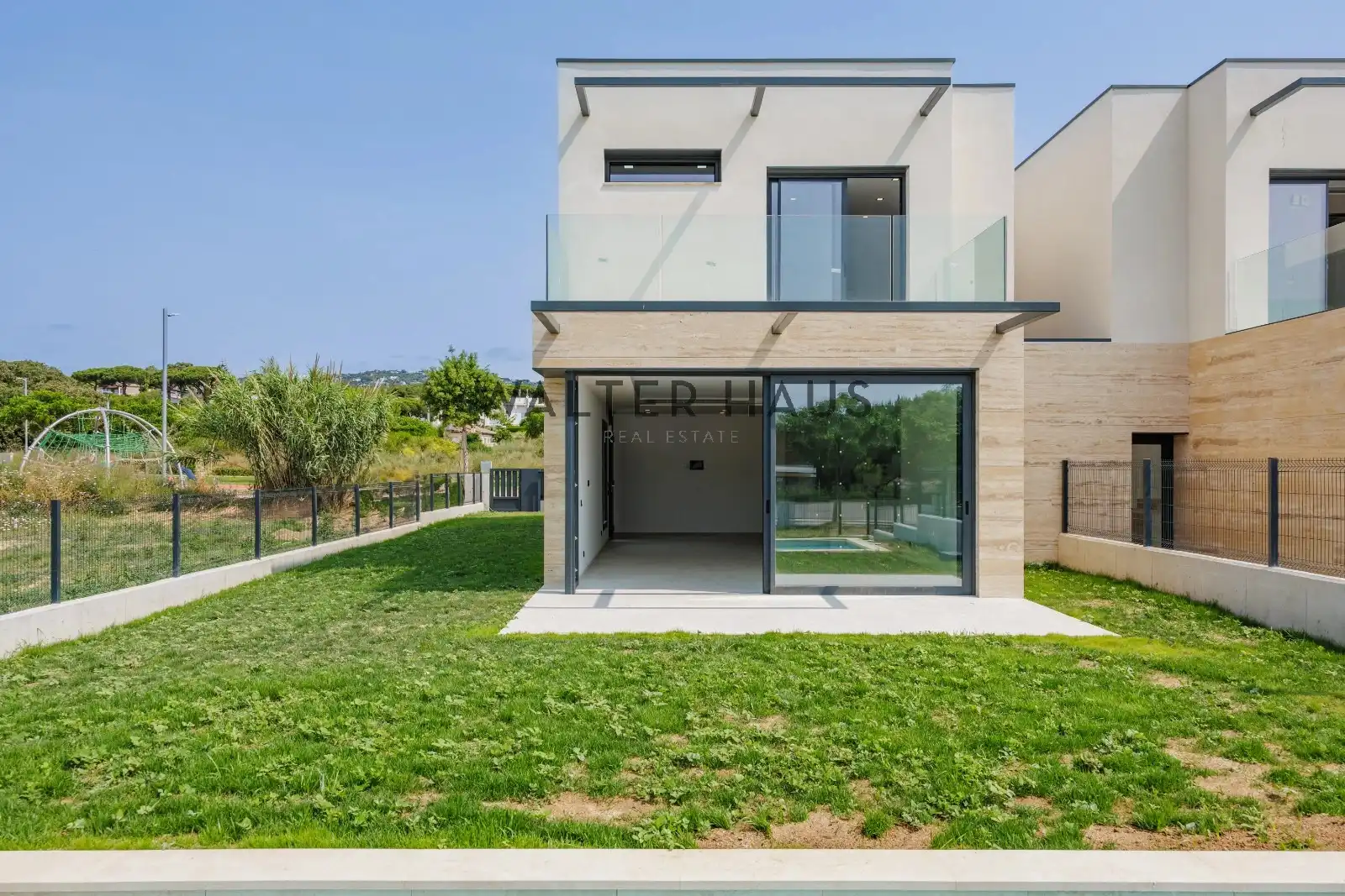 Adosado con terraza en venta en Carrer de la Selva, imagen 9