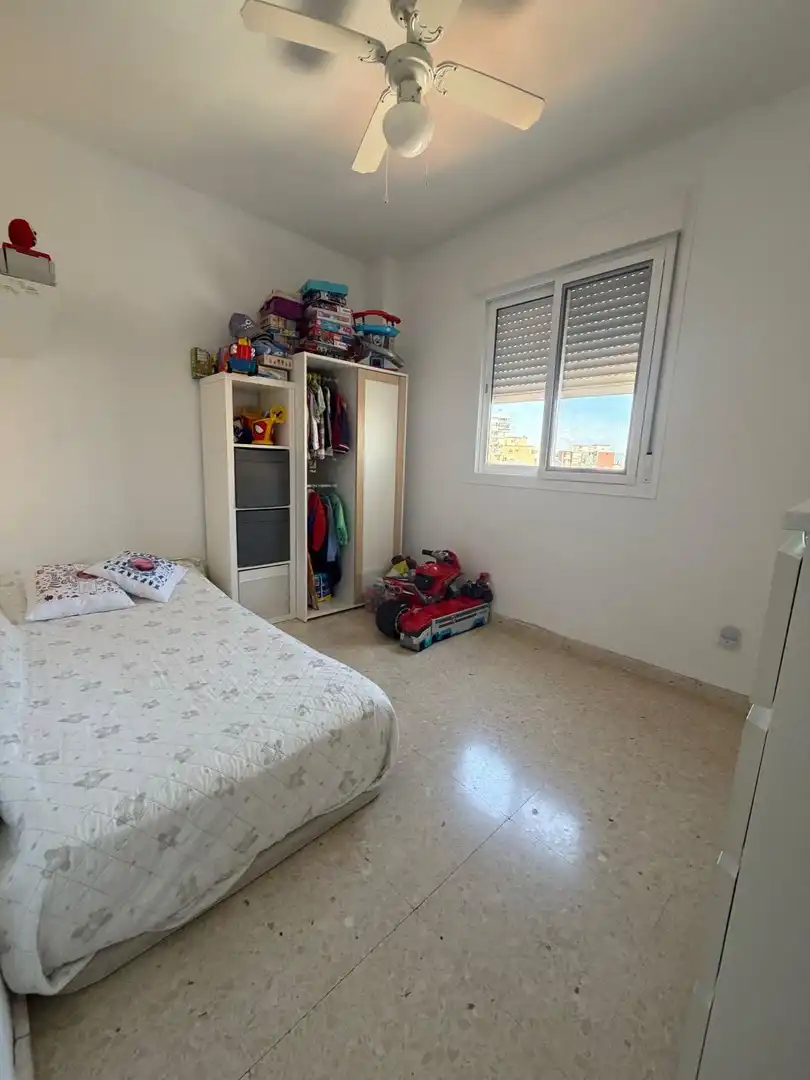 Dormitori de Pis en venda en Torremolinos amb Aire condicionat, Terrassa i Piscina comunitària