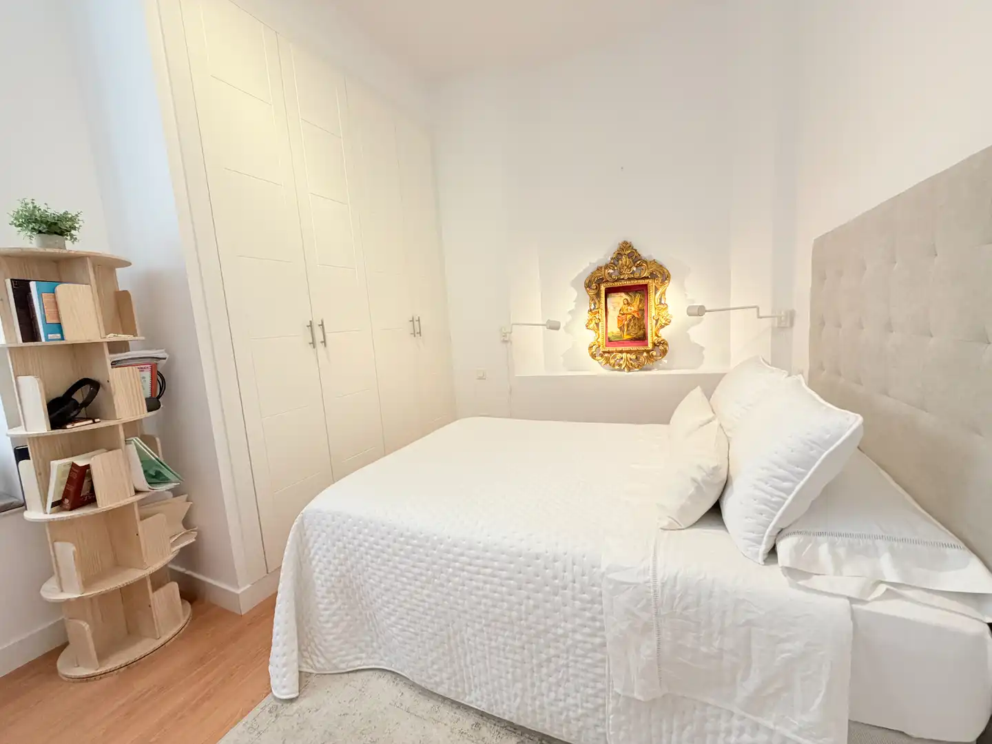 Bedroom of Apartments for rent in Sevilla  with Air Conditioner, Heating and Parquet flooring