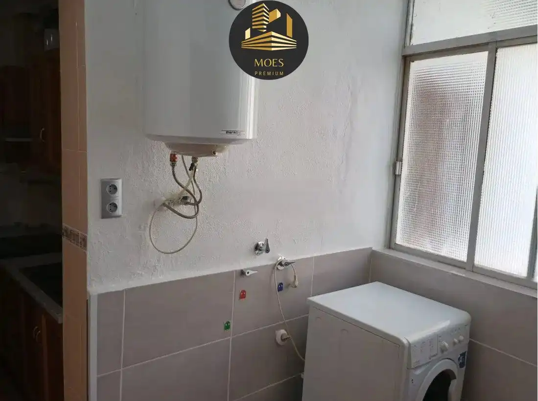 Badezimmer von Wohnung zur Miete in Jaén mit Klimaanlage und Heizung