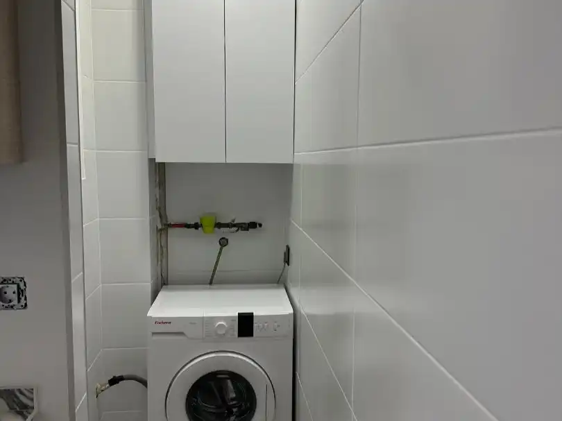 Baño de Piso de alquiler en  Granada Capital con Aire acondicionado y Balcón