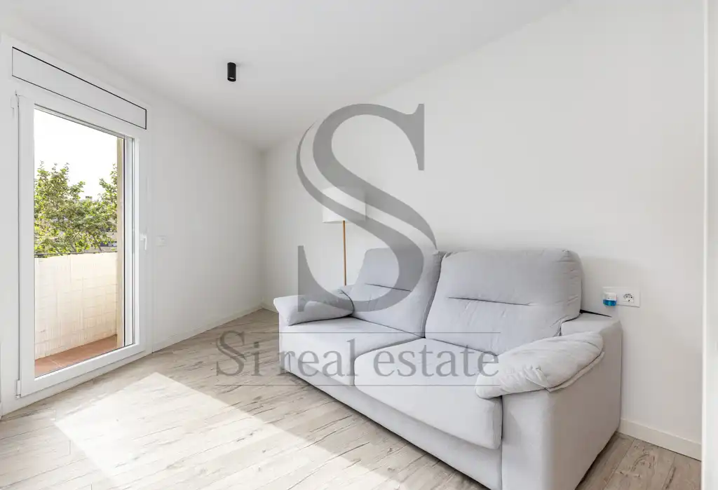 Sala de estar de Piso en venta en  Barcelona Capital con Aire acondicionado, Parquet y Horno