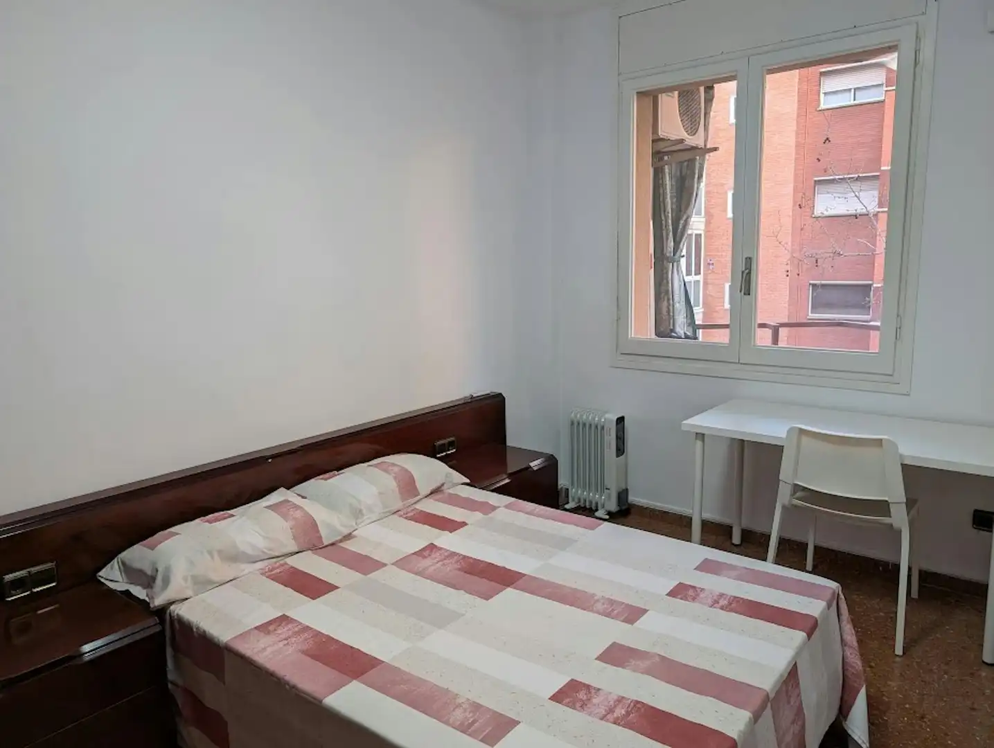 Habitación de Piso para compartir en Barcelona con Aire acondicionado, Calefacción y Amueblado