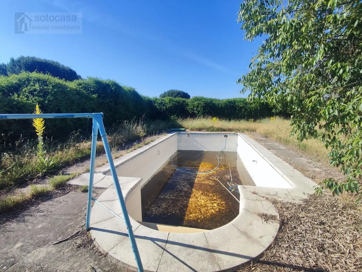 Piscina de Casa o xalet en venda en Traspinedo amb Calefacció, Jardí privat i Piscina