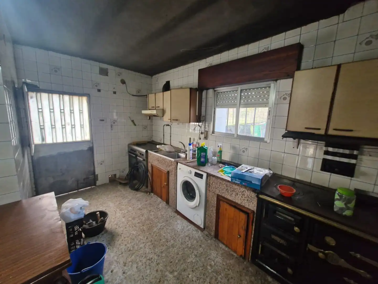 Cuina de Casa o xalet en venda en Ourense Capital  amb Jardí privat, Traster i Balcó