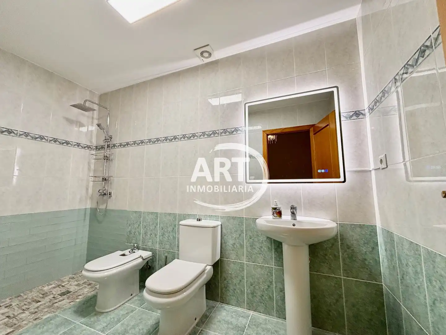 Badezimmer von Wohnung zur Miete in L'Eliana mit Klimaanlage, Heizung und Abstellraum