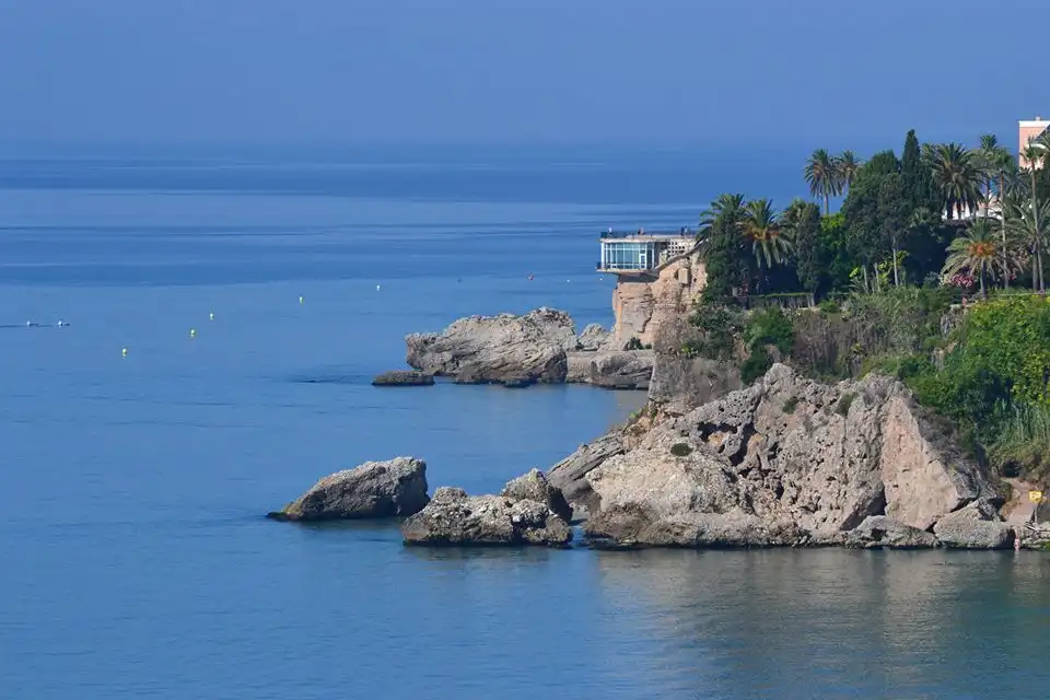 Casa o xalet en venda en Nerja amb Aire condicionat, Calefacció i Jardí privat
