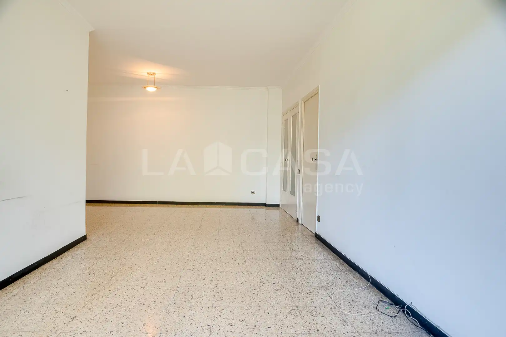 Wohnung zum Verkauf in Barcelona mit Balkon