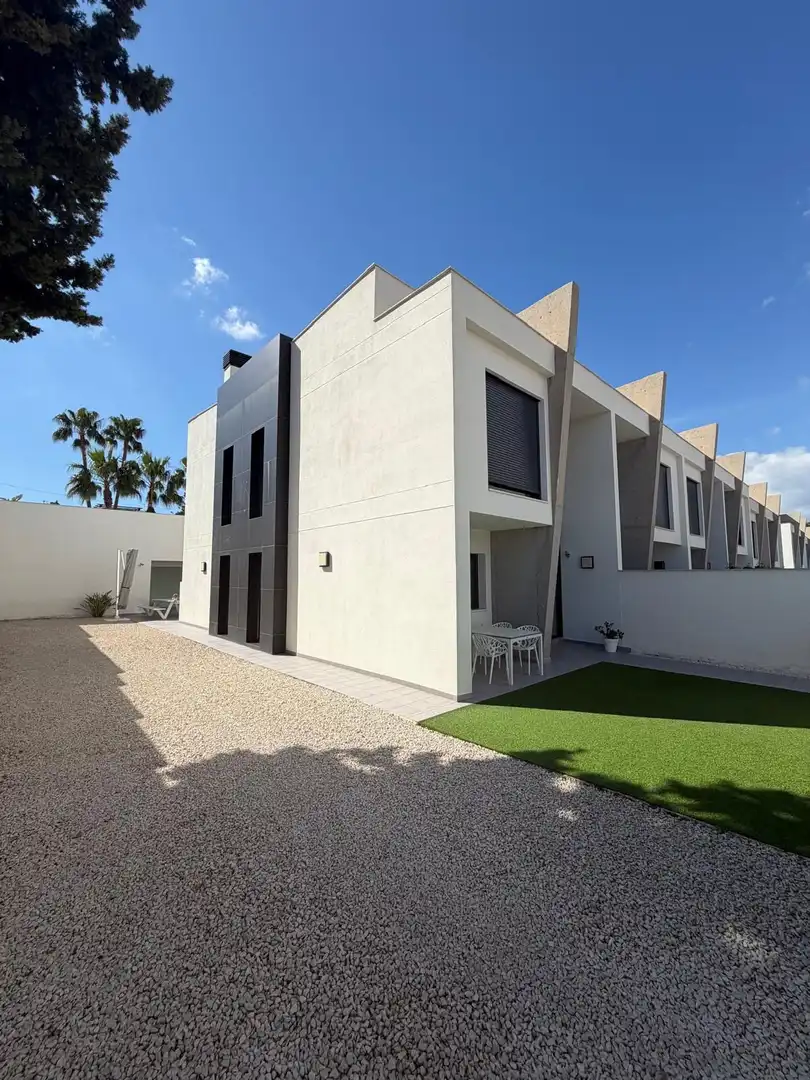 Exterior view of Houses for sale in L'Alfàs del Pi  with Air Conditioner, Heating and Private garden