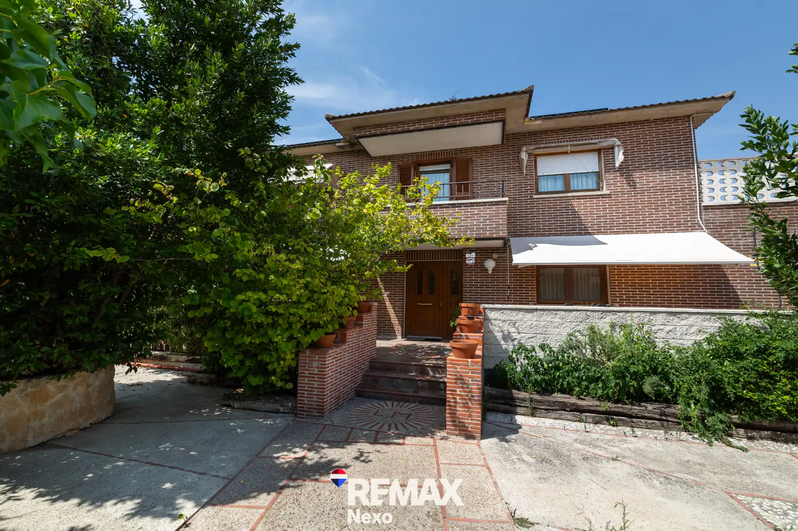 Vista exterior de Casa o xalet en venda en Renedo de Esgueva amb Aire condicionat, Calefacció i Jardí privat