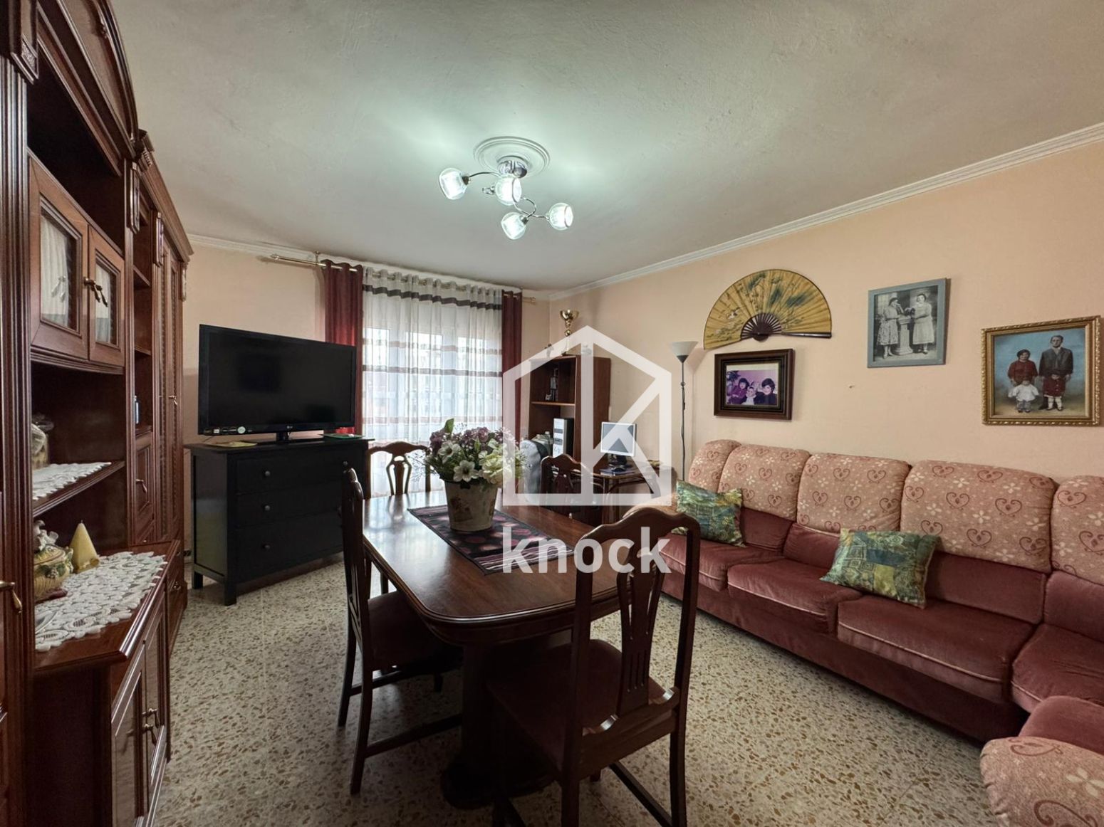 Sala d'estar de Pis en venda en Gijón  amb Balcó