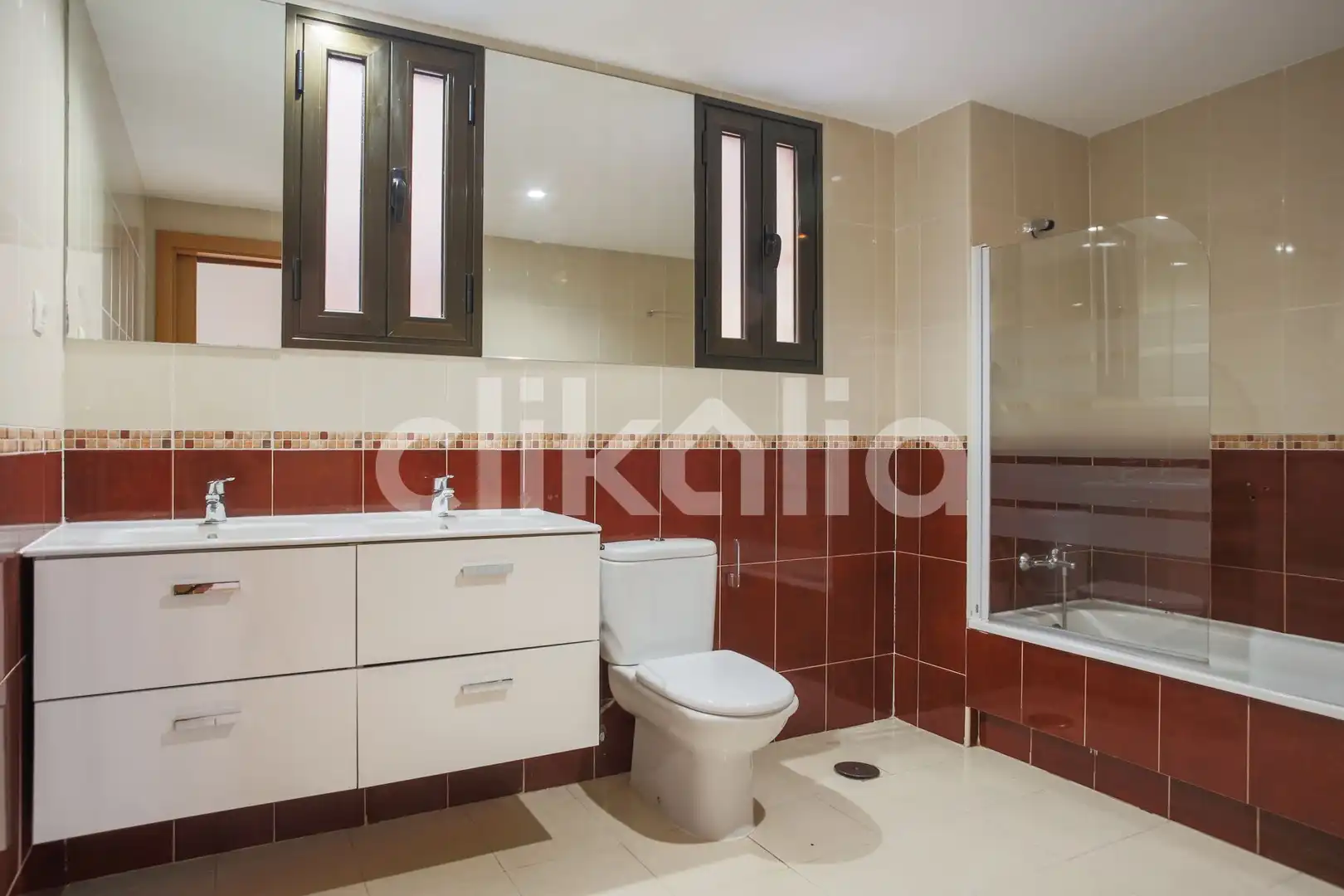 Baño de Piso en venta en Valdemoro con Calefacción, Jardín privado y Terraza
