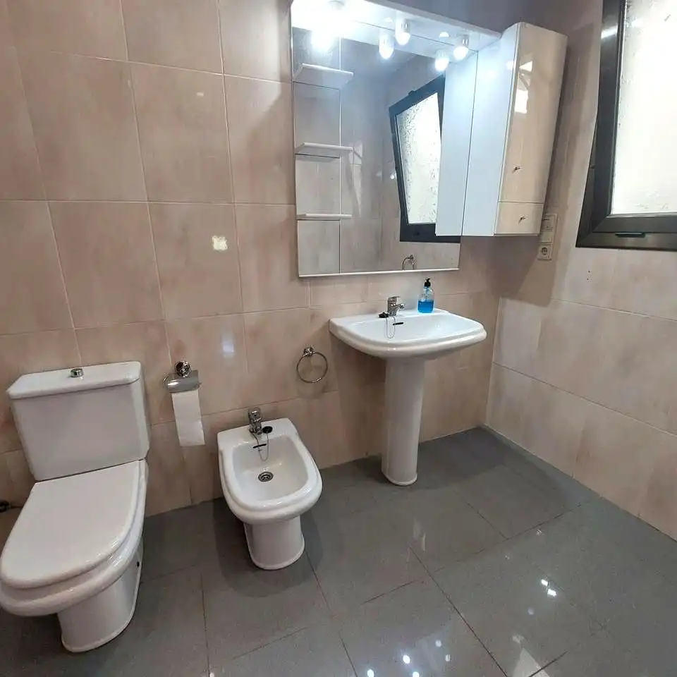 Baño de Piso en venta en Vilafranca del Penedès con Aire acondicionado, Terraza y Trastero