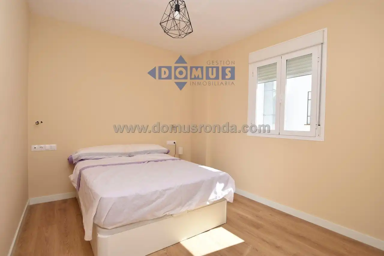 Bedroom of Flat for rent in Ronda  with Air Conditioner and Terrace