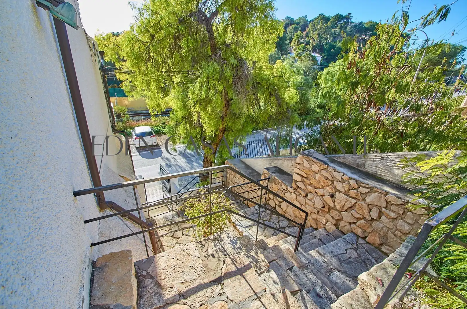 Vista exterior de Piso en venta en El Campello con Aire acondicionado, Jardín privado y Terraza