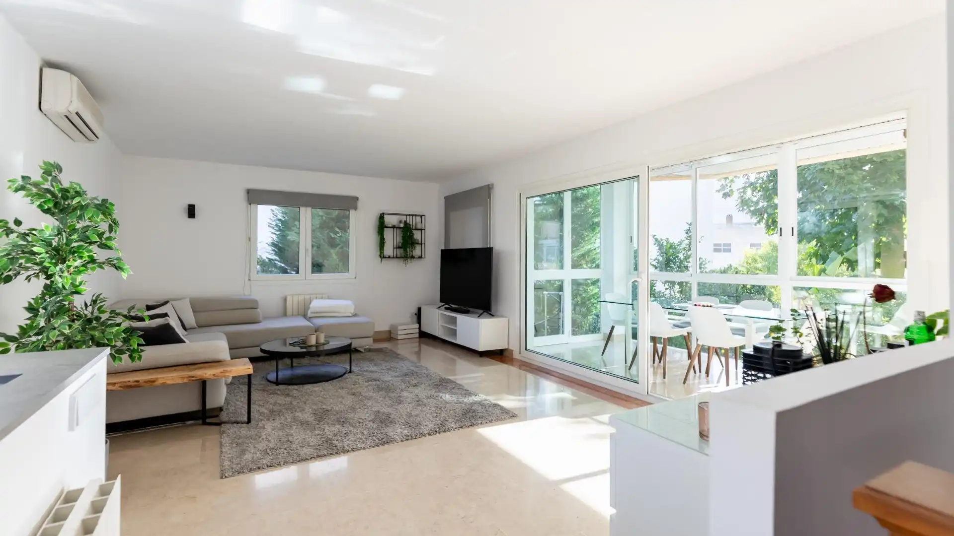Sala de estar de Dúplex en venta en  Palma de Mallorca con Aire acondicionado, Jardín privado y Terraza