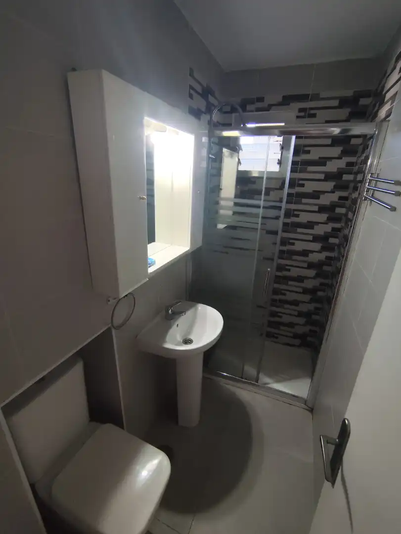 Baño de Piso en venta en Madrid con Aire acondicionado, Calefacción y Amueblado
