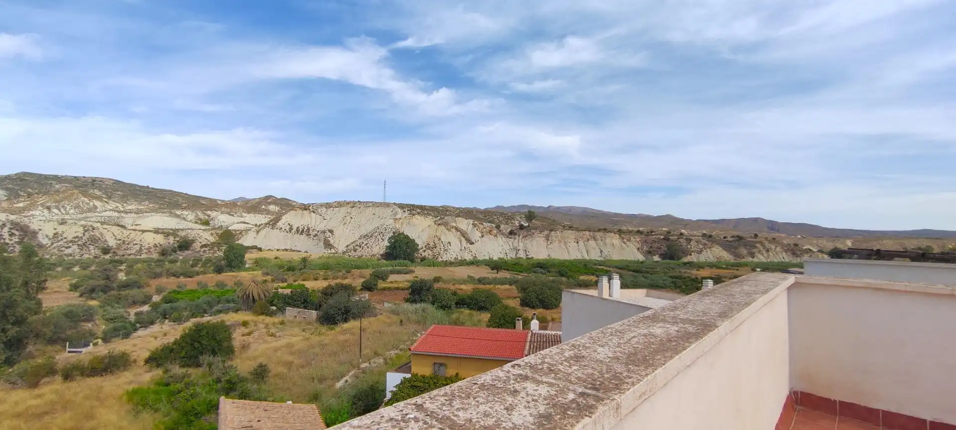 Wohnung zum Verkauf in Sorbas mit Klimaanlage, Privatgarten und Terrasse