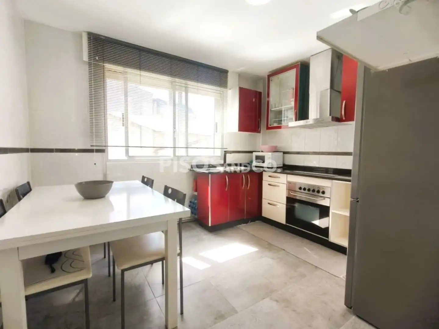 Cocina de Piso en venta en Cambre  con Calefacción, Trastero y Amueblado