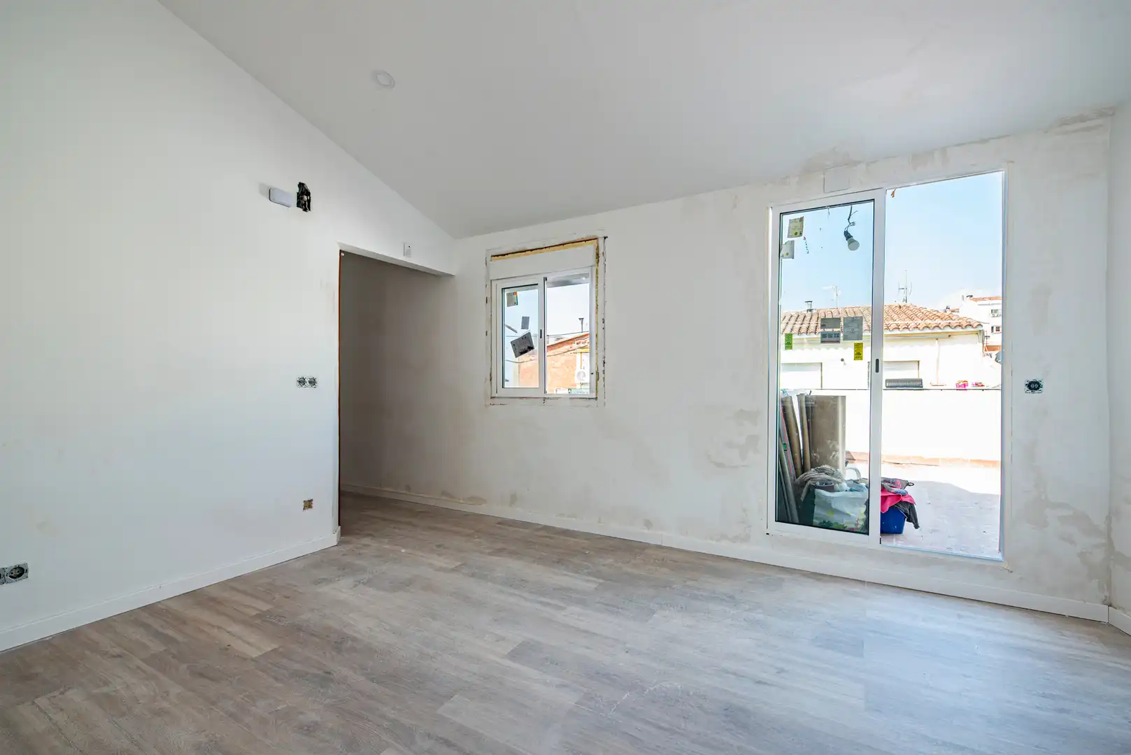 Wohnzimmer von Dachboden zum Verkauf in Mataró mit Parkett, Terrasse und Ofen
