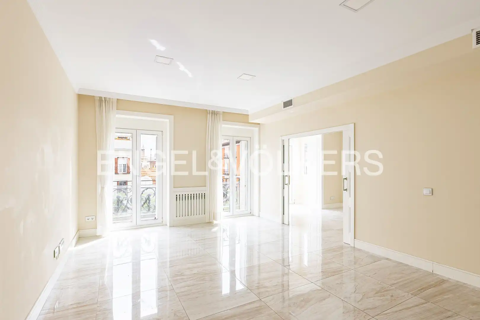 Exterior view of Flat for rent in Madrid  with Air Conditioner, Heating and Balcony