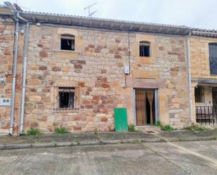 Außenansicht von Country house zum verkauf in Mambrillas de Lara mit Möbliert