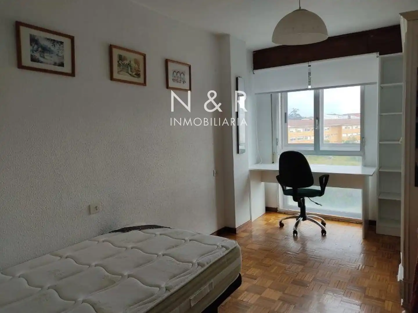 Habitación de Piso de alquiler en Santiago de Compostela  con Calefacción y Amueblado
