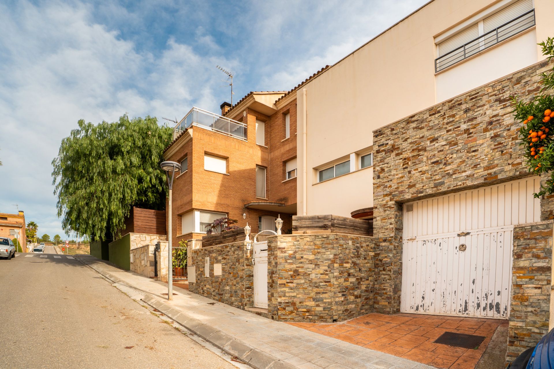 Exterior view of Single-family semi-detached for sale in Valls  with Air Conditioner, Heating and Private garden