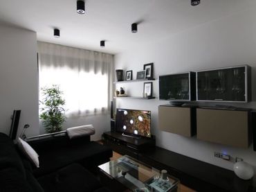 Wohnung mit Aufzug zur Miete in Sud