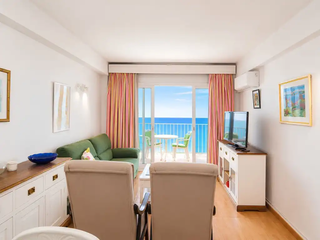 Sala de estar de Piso en venta en Fuengirola con Aire acondicionado, Terraza y Amueblado