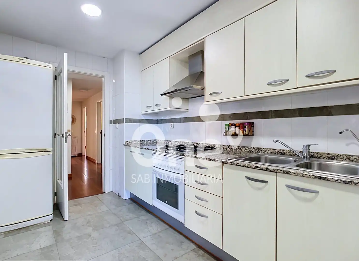 Kitchen of Flat for sale in Paterna  with Air Conditioner, Heating and Parquet flooring