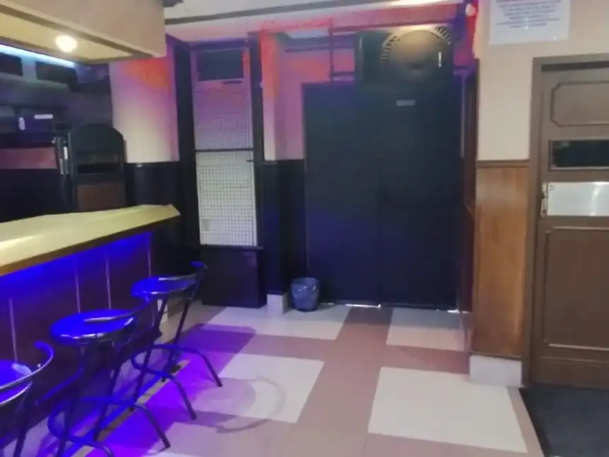 Local en venda en Cadalso de los Vidrios amb Calefacció i Moblat