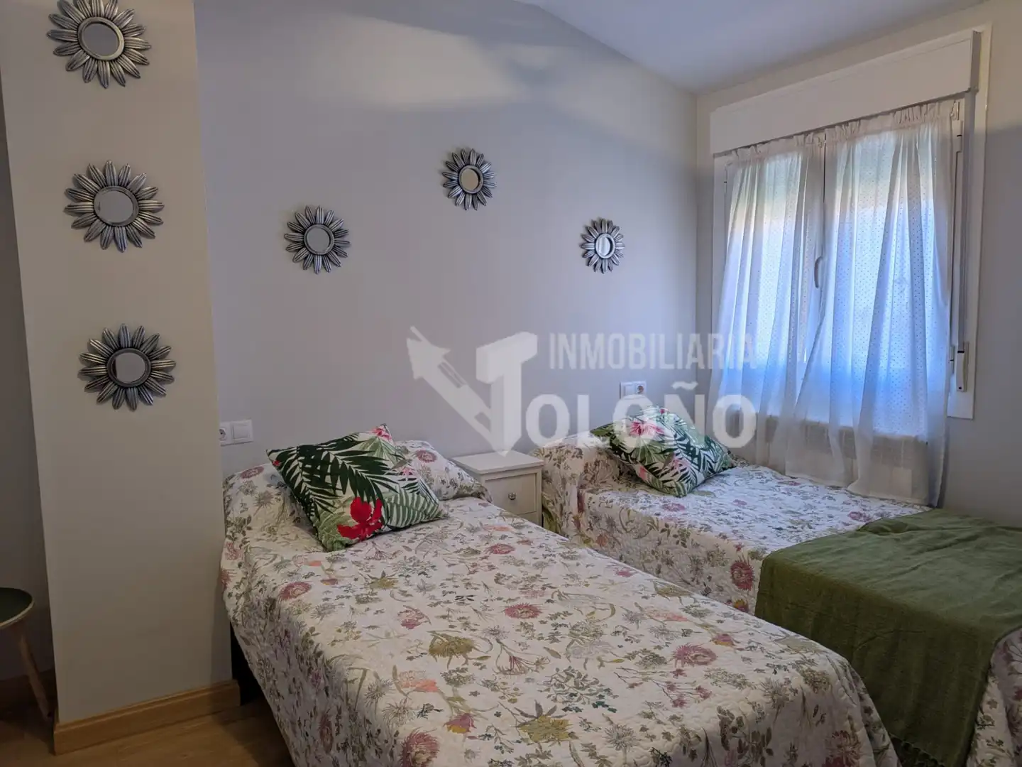 Schlafzimmer von Haus oder Chalet zur Miete in Anguciana mit Heizung, Privatgarten und Parkett