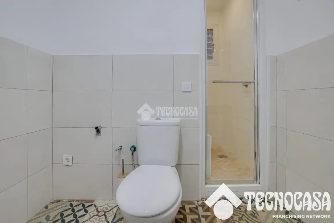 Baño de Piso en venta en Barcelona con Balcón