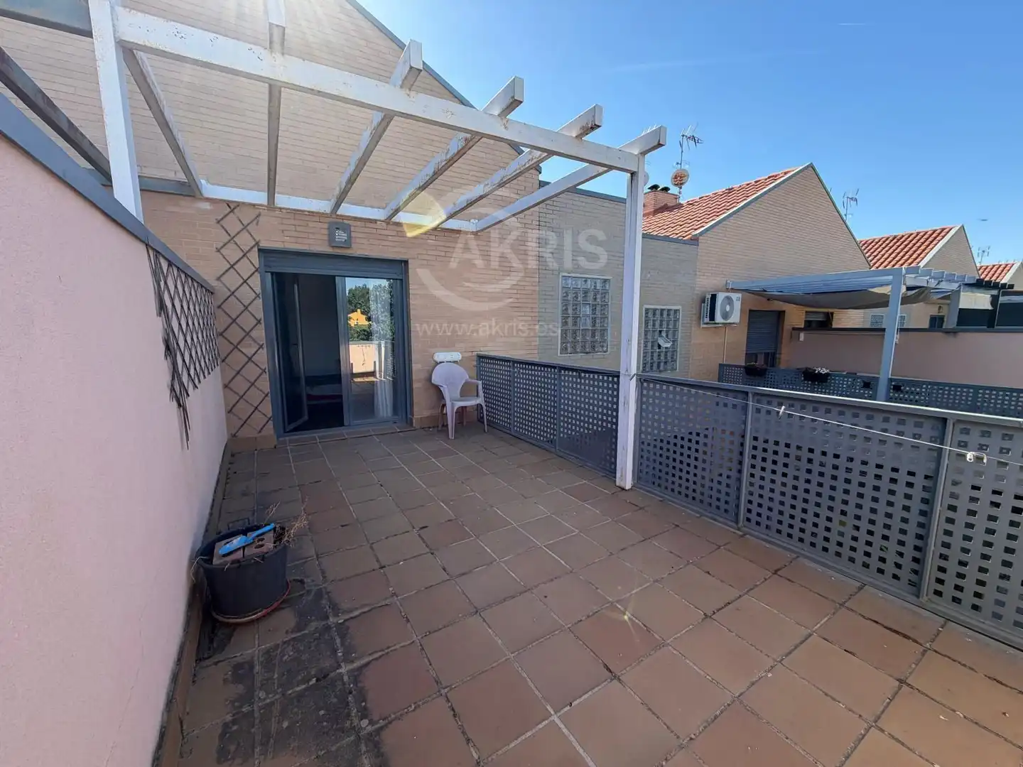 Terrassa de Casa adosada en venda en Ontígola amb Aire condicionat, Calefacció i Jardí privat