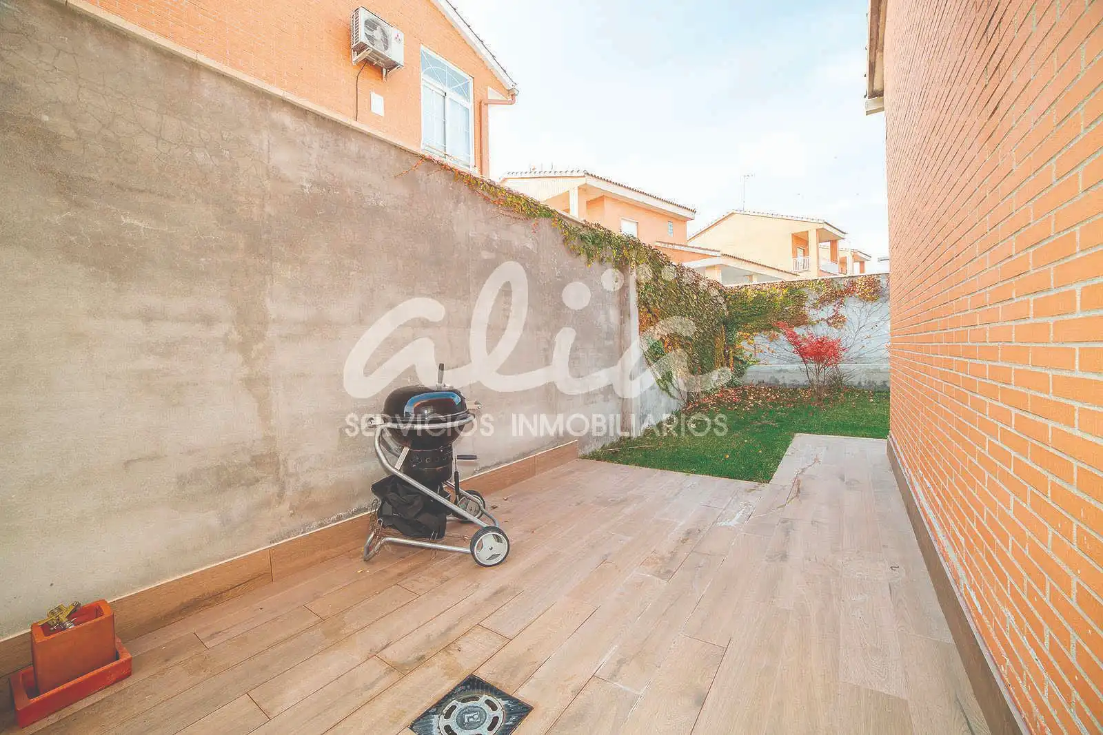 Jardí de Casa o xalet en venda en Seseña amb Aire condicionat, Calefacció i Parquet
