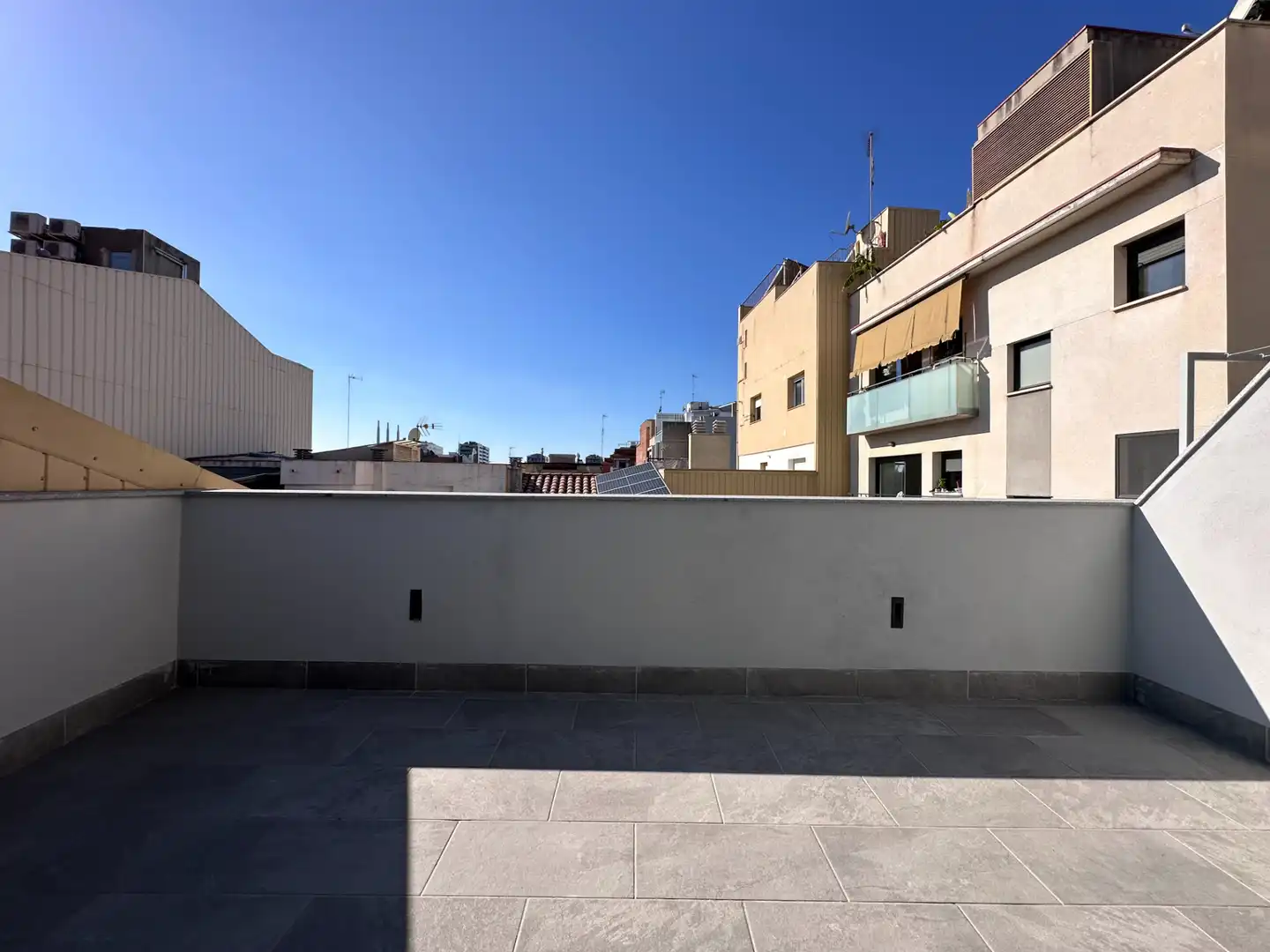 Terrasse von Dachboden zum Verkauf in Badalona mit Klimaanlage, Heizung und Parkett