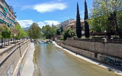 Exterior view of Flat for sale in  Granada Capital