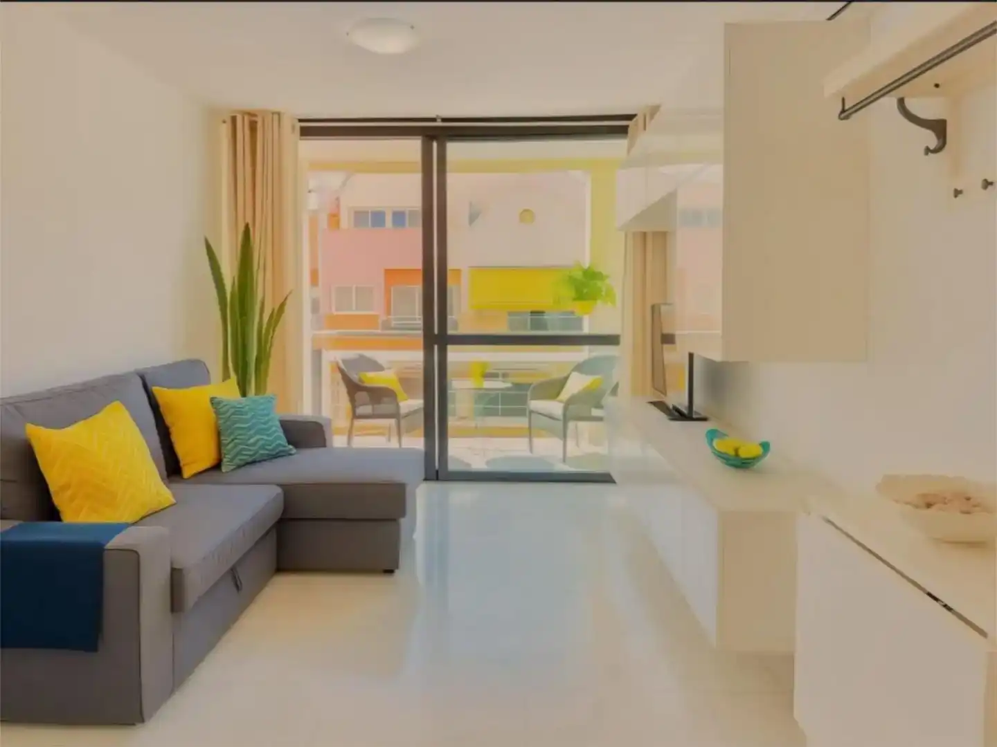 Sala de estar de Apartamento de alquiler en Adeje con Aire acondicionado, Terraza y Amueblado