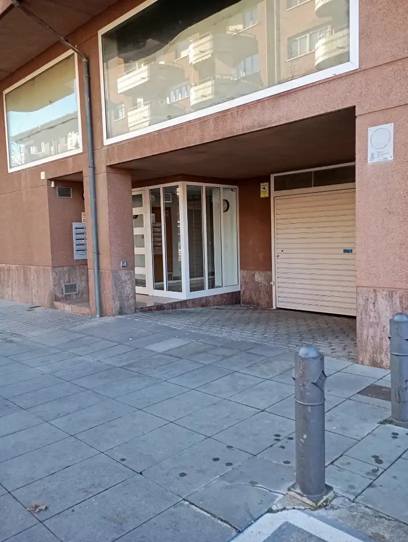 Garage for rent in Caputxins - Ambulatori , Vic