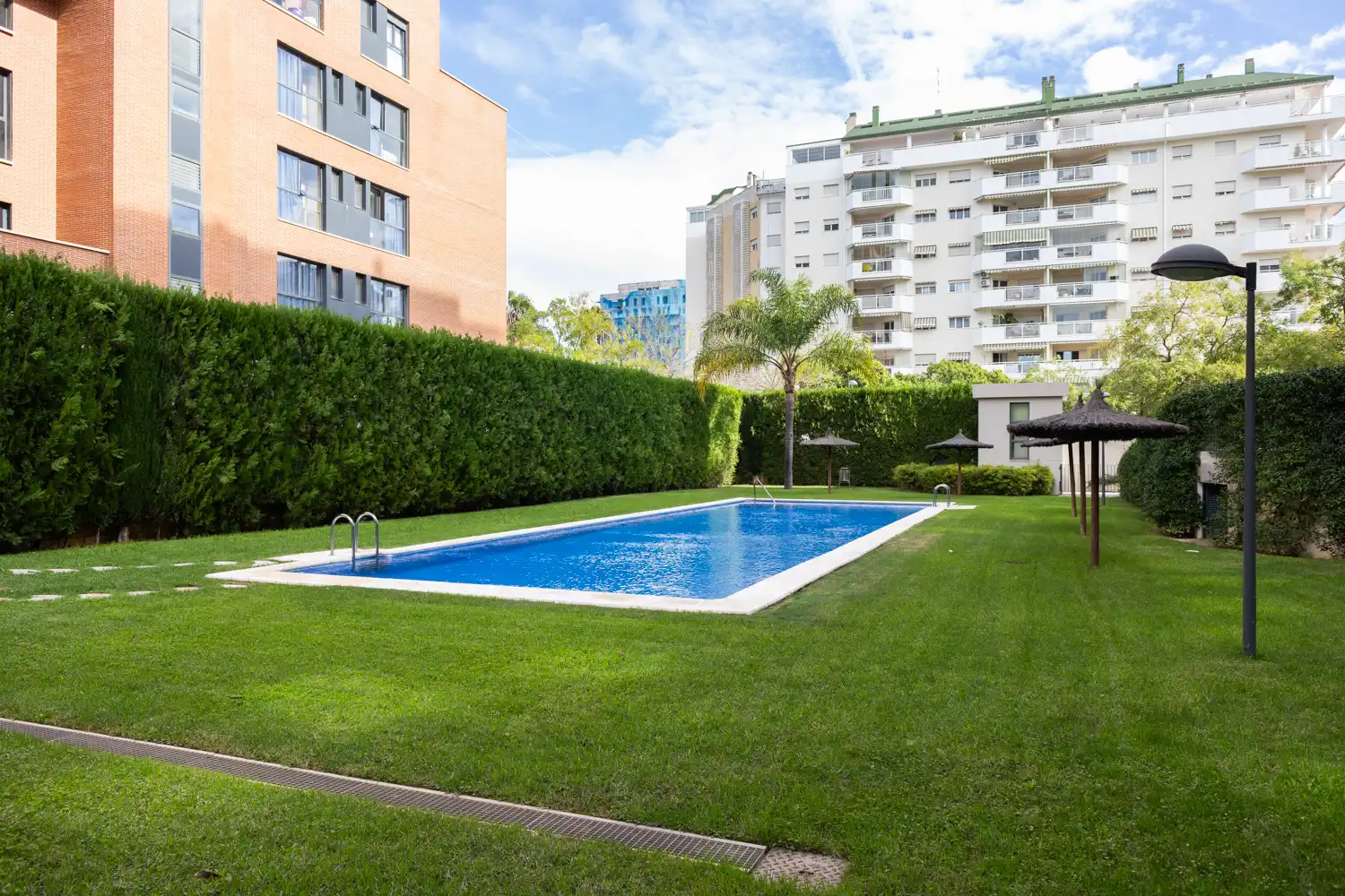 Piscina de Pis de lloguer en Valencia amb Aire condicionat, Calefacció i Terrassa