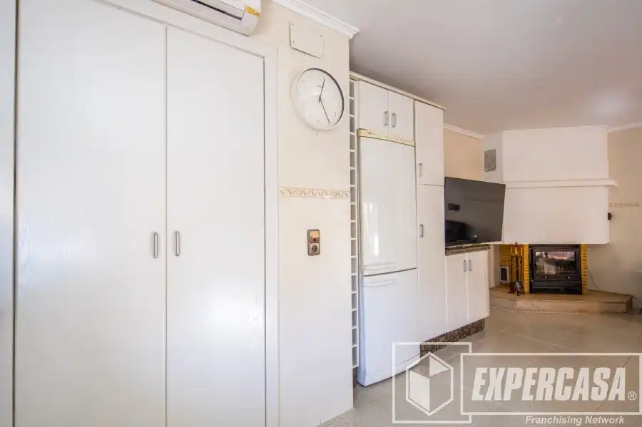 Cuina de Casa o xalet en venda en Alaquàs amb Aire condicionat, Terrassa i Piscina