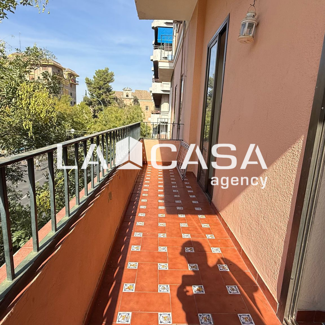 Terrace of Flat for sale in  Sevilla Capital